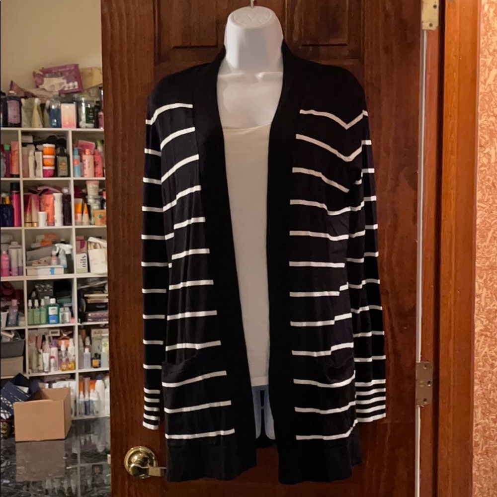 Women’s Express Cardigan NWT